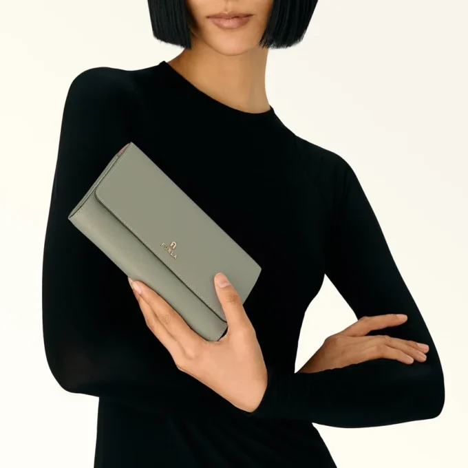 Carteira Furla Camelia com corrente Carteira Furla Camelia com corrente
