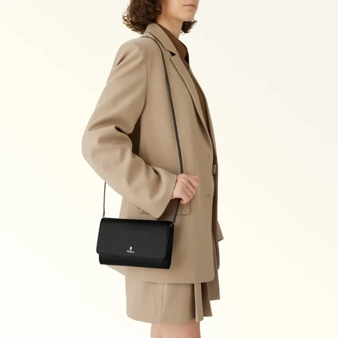 Carteira Furla Camelia com corrente Carteira Furla Camelia com corrente