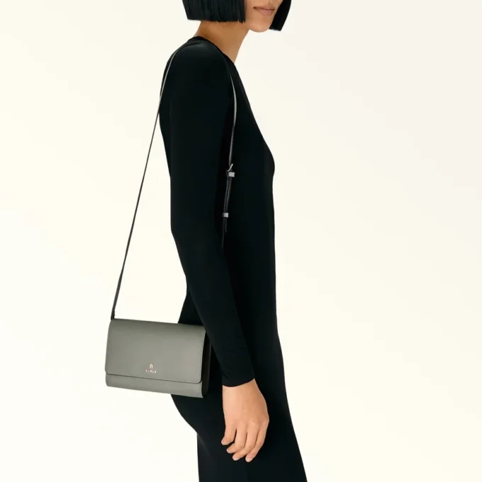 Carteira Furla Camelia com corrente Carteira Furla Camelia com corrente