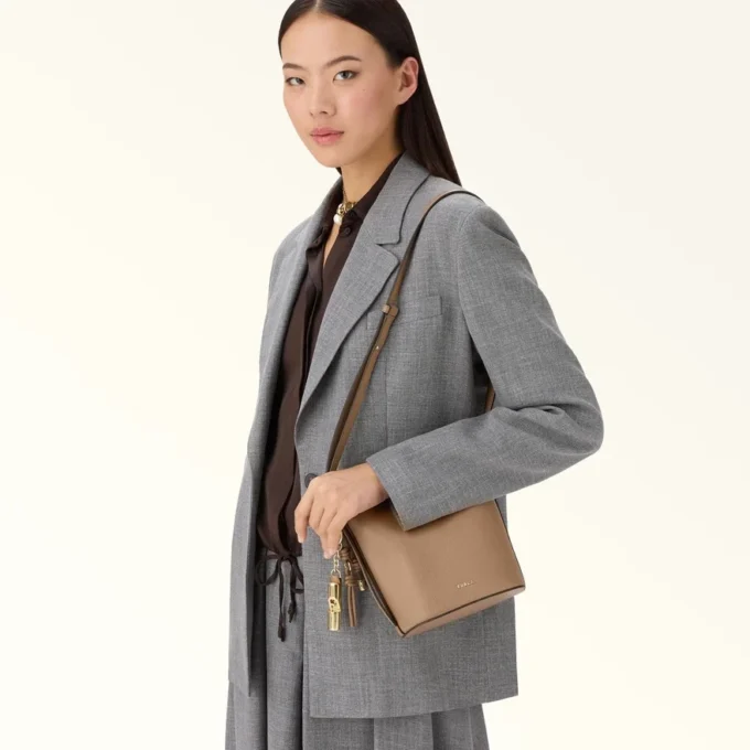 Mala tipo balde Furla Roxie