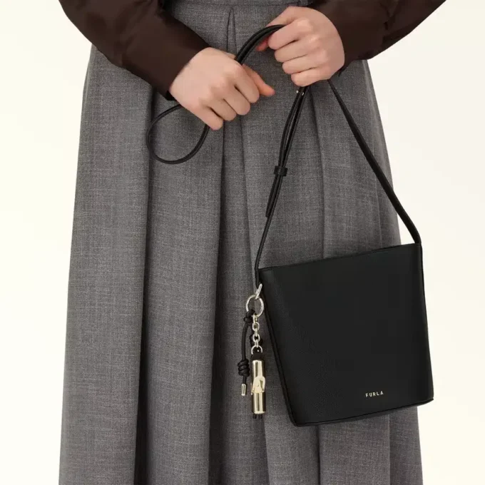 Mala tipo balde Furla Roxie