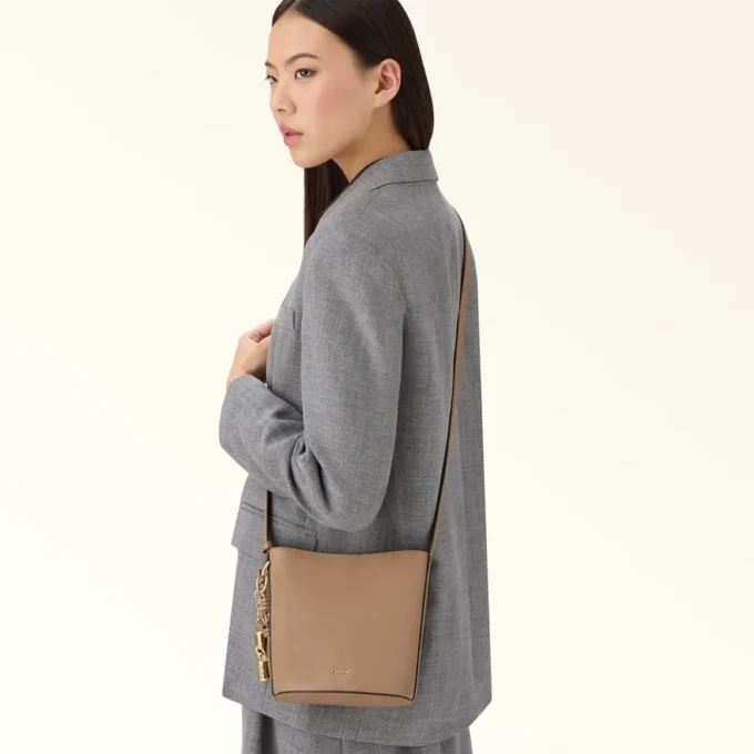 Mala tipo balde Furla Roxie